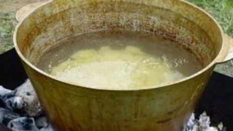 уха в казане