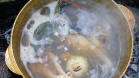 уха в казане