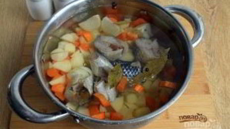 уха в хлебном горшочке