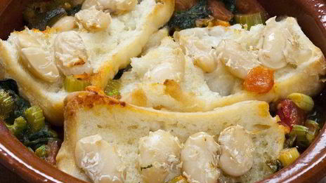 запеченный суп с фасолью и щавелем