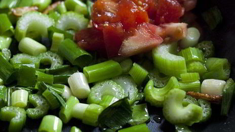 запеченный суп с фасолью и щавелем