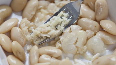 запеченный суп с фасолью и щавелем