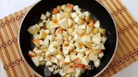 блинчики с карамельно-фруктовой начинкой