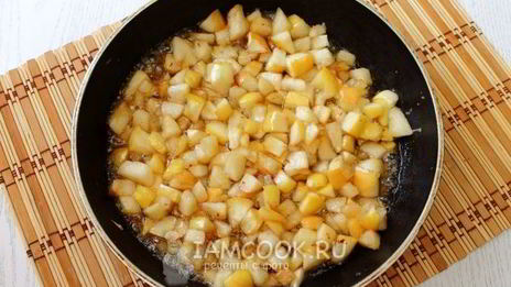 блинчики с карамельно-фруктовой начинкой