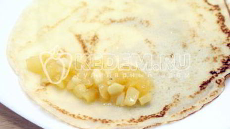 блинчики с яблочной начинкой