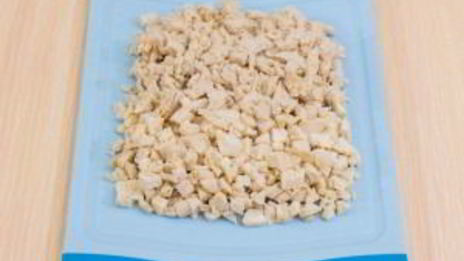 блины, фаршированные куриным филе, грибами и сыром