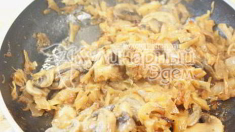 блины с капустой и грибами