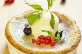 Блины со свежими ягодами по-датски