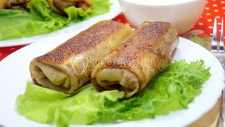 Фаршированные блины с колбасой и грибами