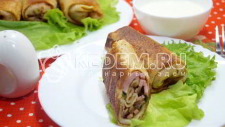 фаршированные блины с колбасой и грибами