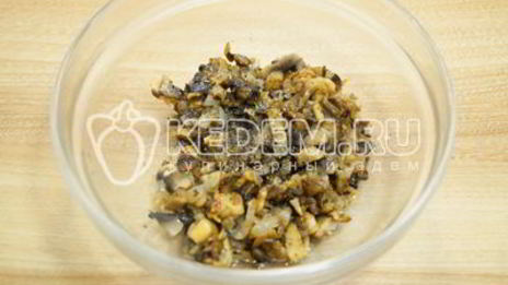 фаршированные блины с колбасой и грибами