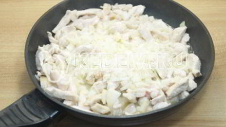 фаршированные блины с курицей и грибами