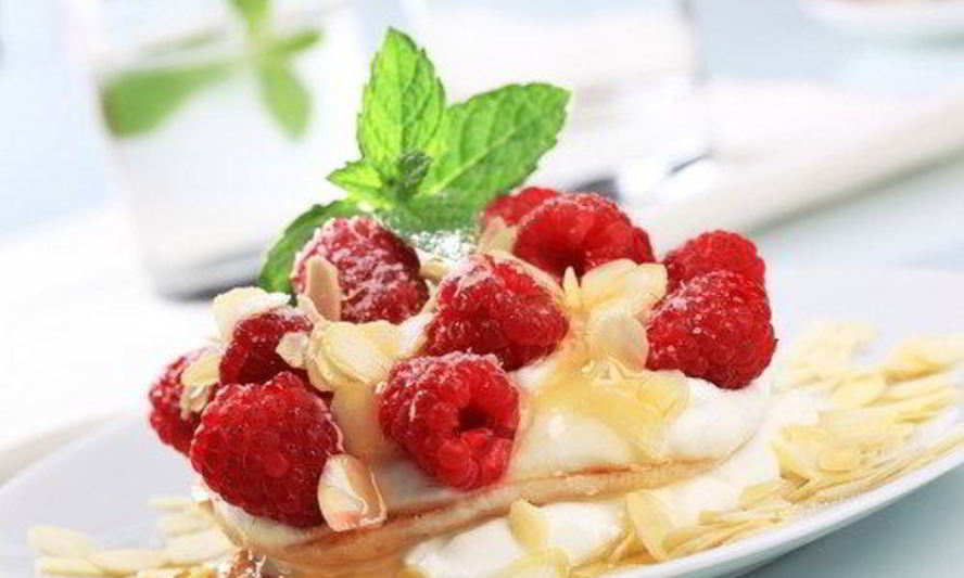 Рецепт ореховые блины с малиной