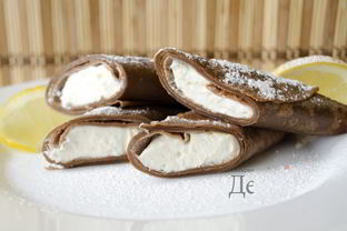 Шоколадные блины с творогом и персиками