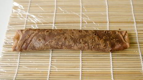 шоколадные блины с творогом и персиками