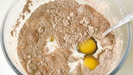 шоколадные блины с творогом и персиками