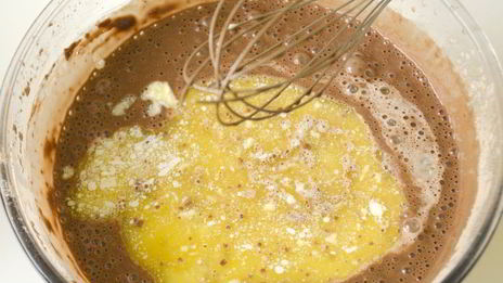 шоколадные блины с творогом и персиками