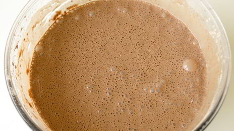 шоколадные блины с творогом и персиками