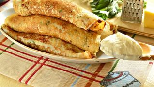 Сытные блинчики с сыром и зеленью