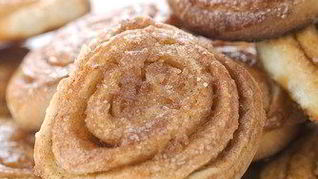 Булочка с корицей