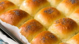 Булочка с маком