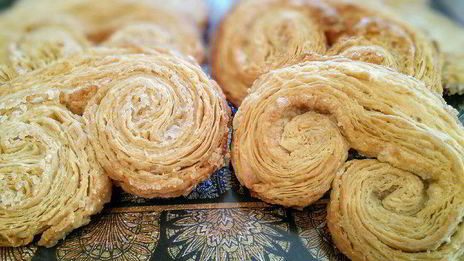 булочки из слоеного теста свиные уши