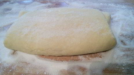 булочки из слоеного теста свиные уши