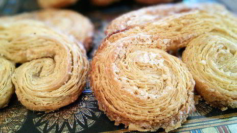 булочки из слоеного теста свиные уши