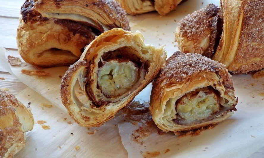 Рецепт булочки с бананом и шоколадом