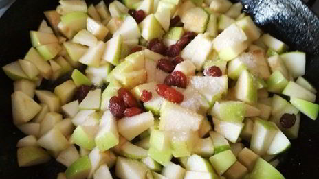 булочки с глазированными яблоками