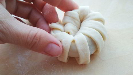 булочки с глазированными яблоками