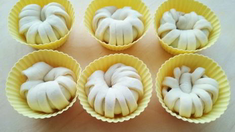 булочки с глазированными яблоками