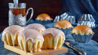 Булочки с изюмом и апельсиновой цедрой