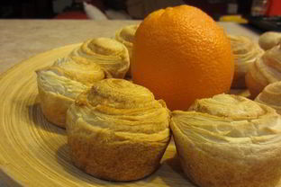 Булочки с корицей из слоеного теста