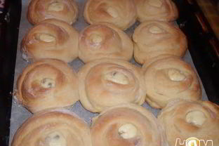 Булочки с творогом и изюмом