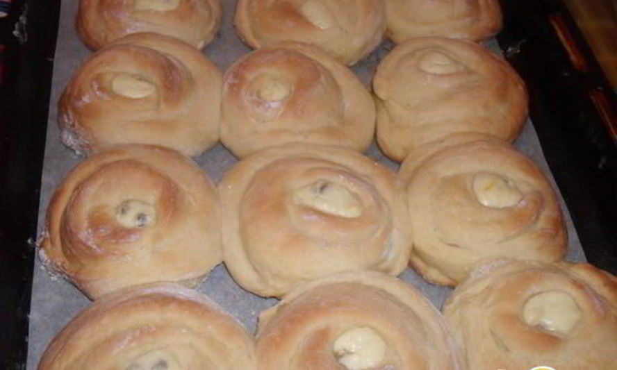 Рецепт булочки с творогом и изюмом