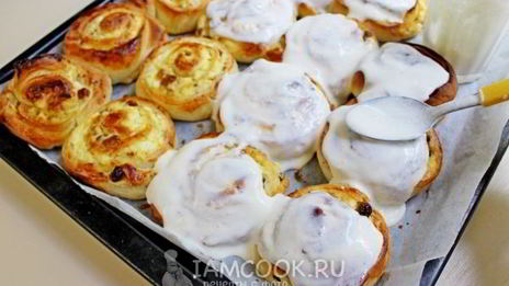 булочки с творогом в сметанной заливке