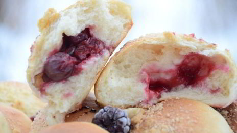 булочки с вишней