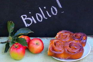 Булочки с яблочной начинкой