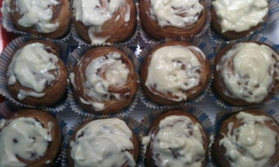 Рецепт булочки с яблоками и корицей