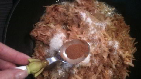 булочки с яблоками и корицей