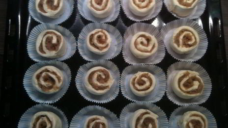 булочки с яблоками и корицей