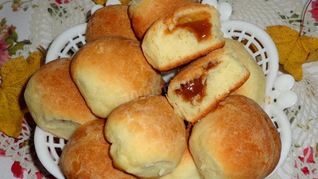 Булочки со сгущенкой из дрожжевого теста
