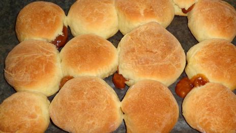 булочки со сгущенкой из дрожжевого теста