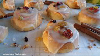 Булочки-улитки с изюмом и корицей