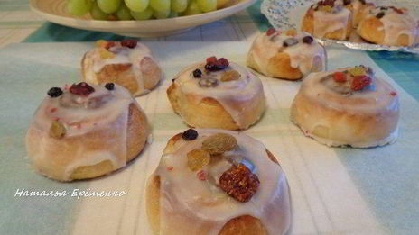 булочки-улитки с изюмом и корицей