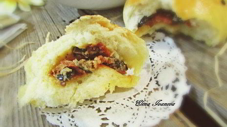 итальянские булочки с томатами и сыром