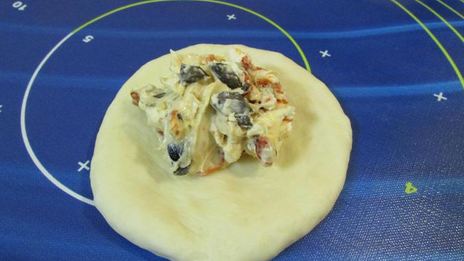 итальянские булочки с томатами и сыром