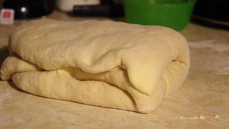 круассаны из слоеного дрожжевого теста