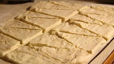 круассаны из слоеного дрожжевого теста